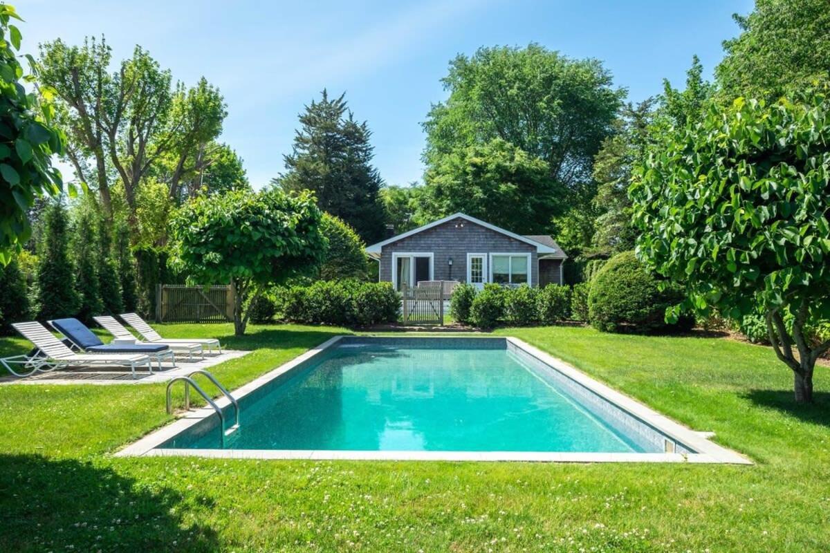 Heated Pool, Driftwood Cottage By Rovetravel Ист-Хэмптон Экстерьер фото